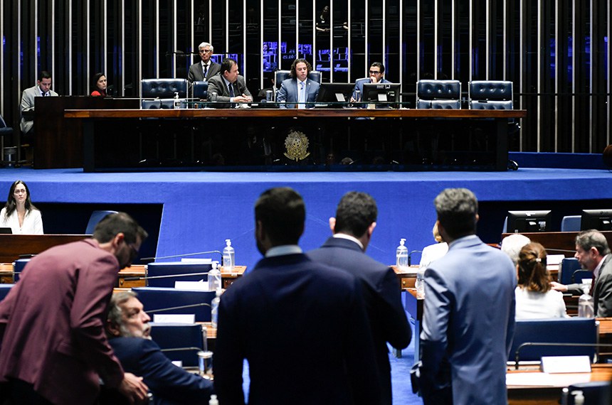PEC para parcelar dívidas de municípios passa pela segunda sessão de discussão