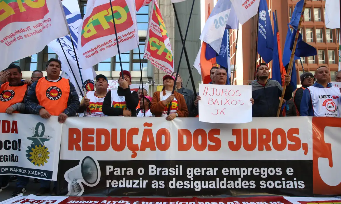 Centrais convocam manifestação nacional contra juros altos para 30 de julho