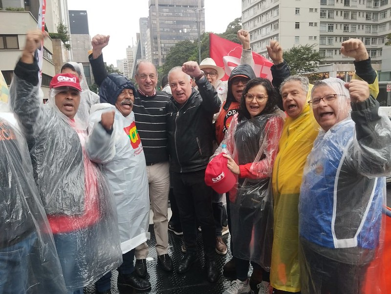 Manifestação Nacional "Menos Juros, Mais Empregos" reúne representantes de diversas entidades sindicais
