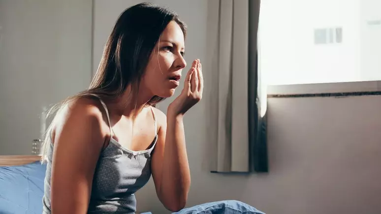 Nutricionista revela 3 tipos de alimentos que reduzem o mau hálito