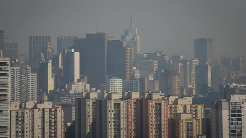 São Paulo registra o pior ar do mundo na segunda-feira