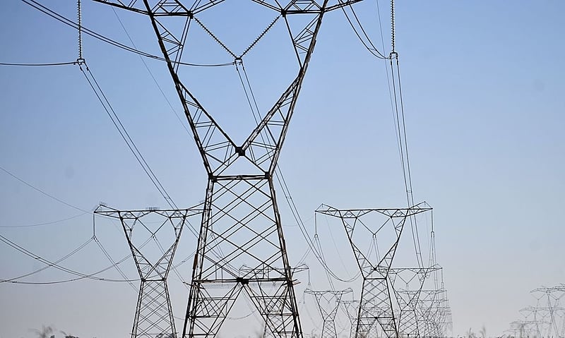 Setor de energia lidera reversão de privatizações no mundo, com foco no ramo da Enel