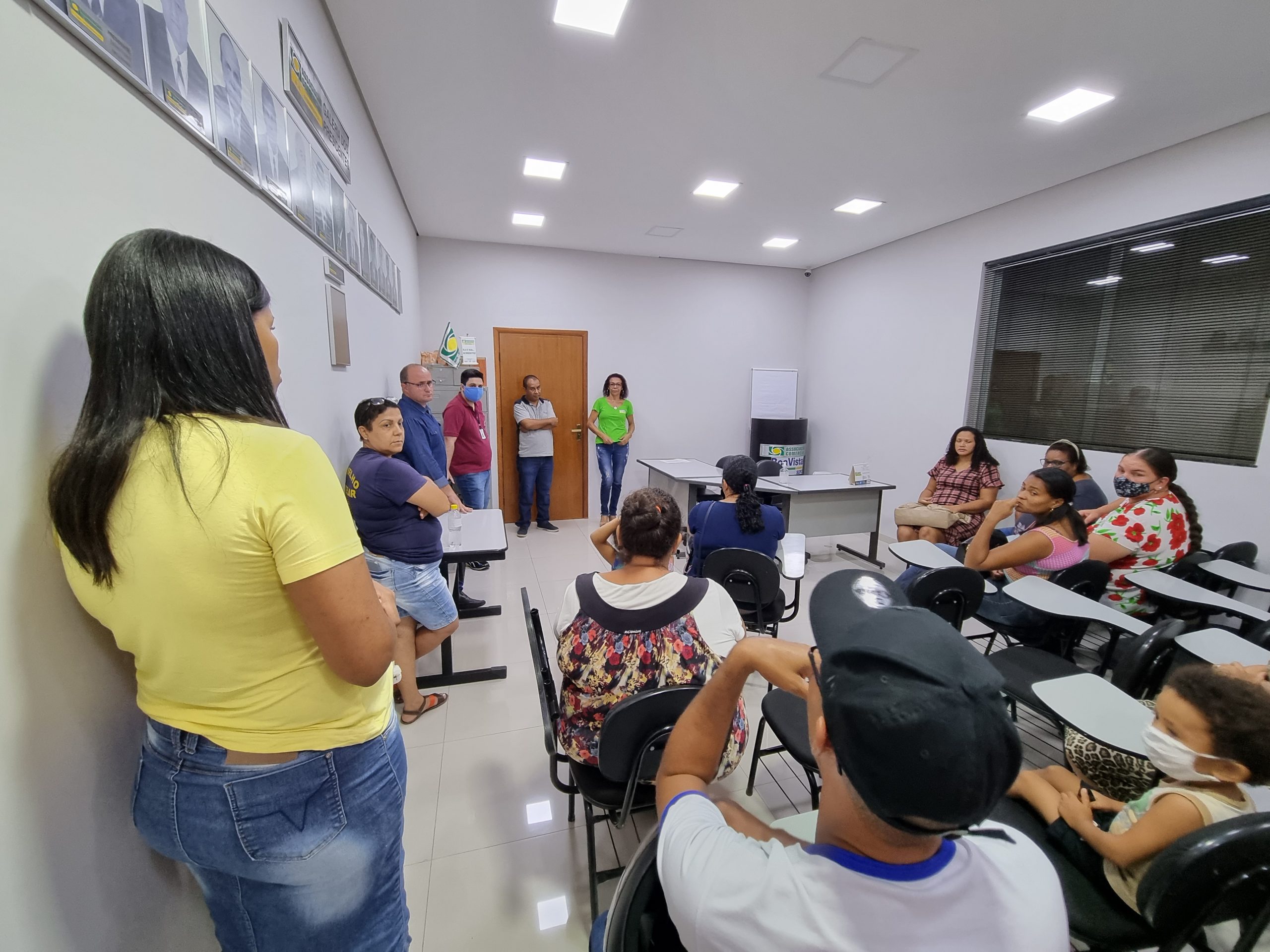 Governo Tarcísio planeja fechar turmas no ensino noturno das escolas de SP