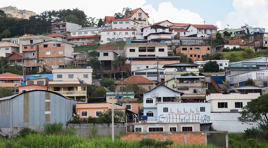 Em 2023, pobreza no país cai ao menor nível desde 2012
