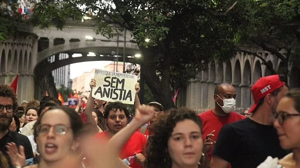 'Sem anistia para golpistas': movimentos convocam atos para terça (10)