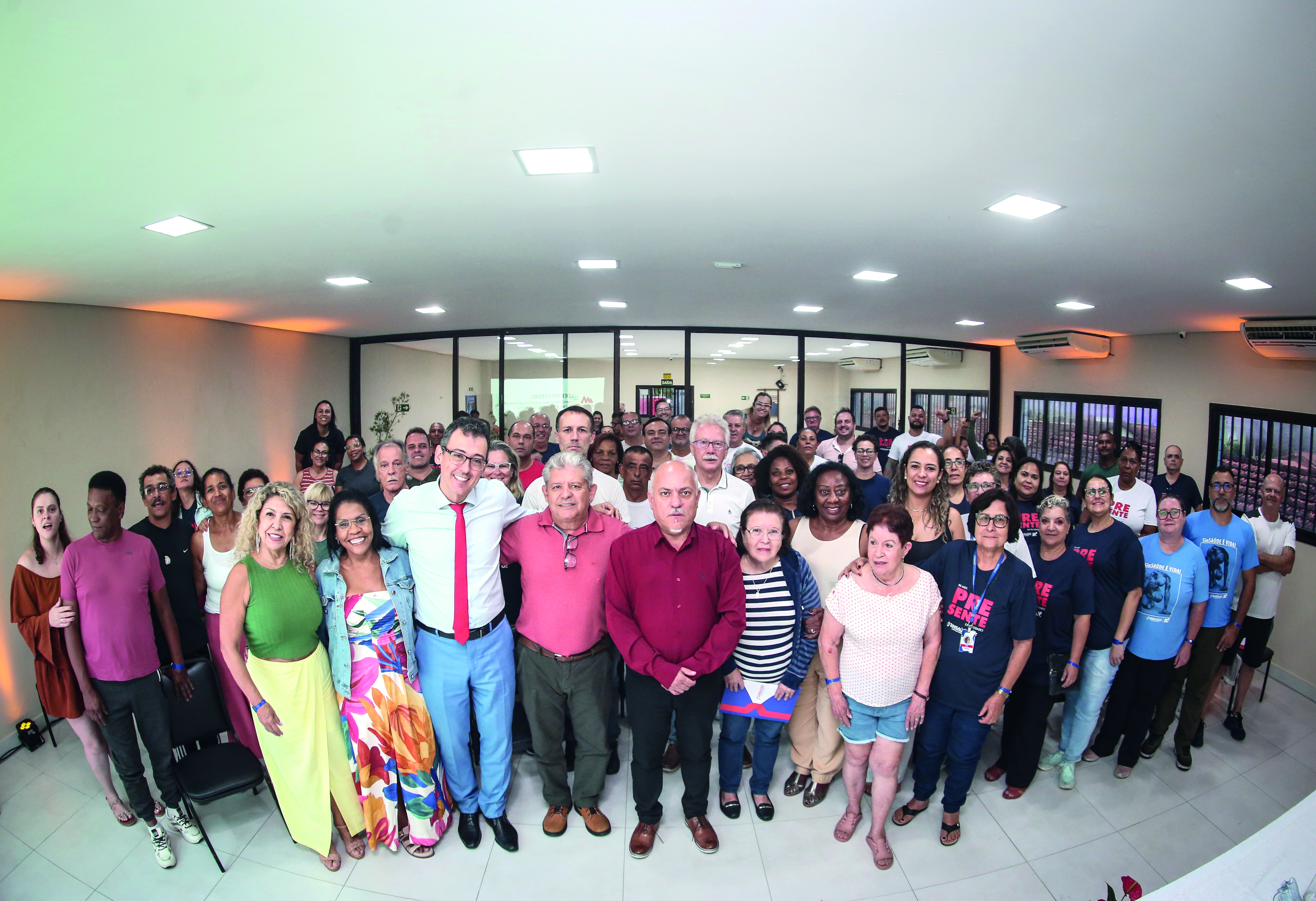 PEC da jornada 6x1 - Sinsaúde apoia redução e reforça seu pioneirismo: há 35 anos conquistou 36 horas