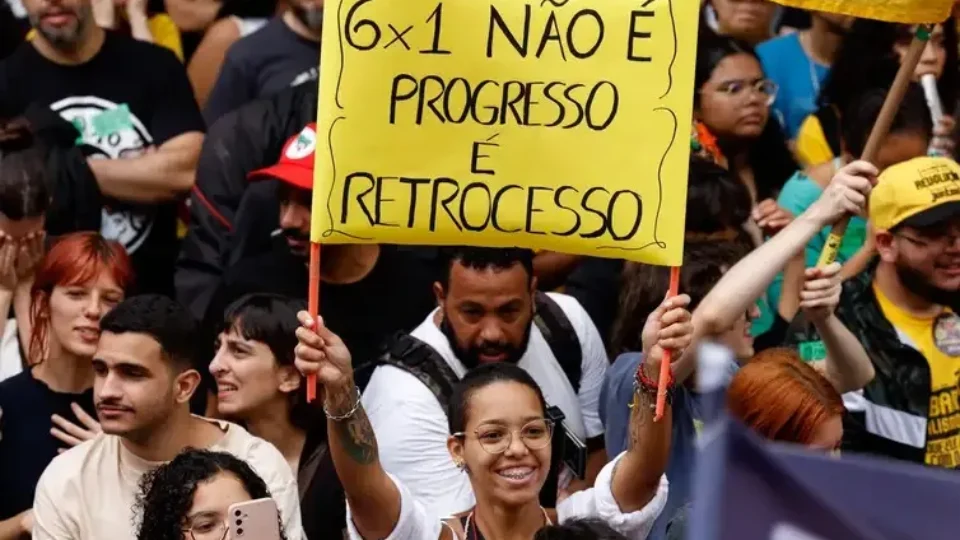  Trabalhadores vão às ruas nesta sexta (20) contra jornadas exaustivas; confira cidades