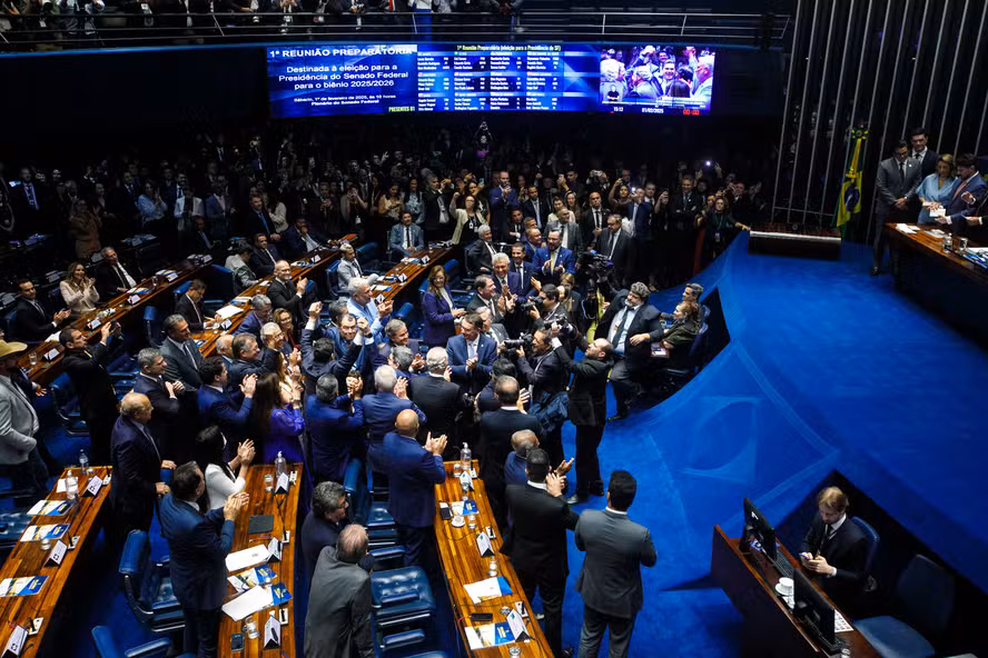 Receitas superestimadas, gasto com pé de meia, salário mínimo e emendas parlamentares: os desafios do Orçamento de 2025