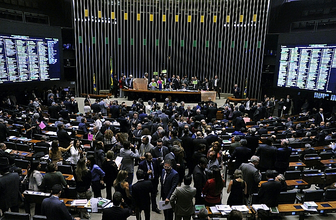 Emenda ao PL 1.663/23 propõe vetar taxa assistencial aos sindicatos