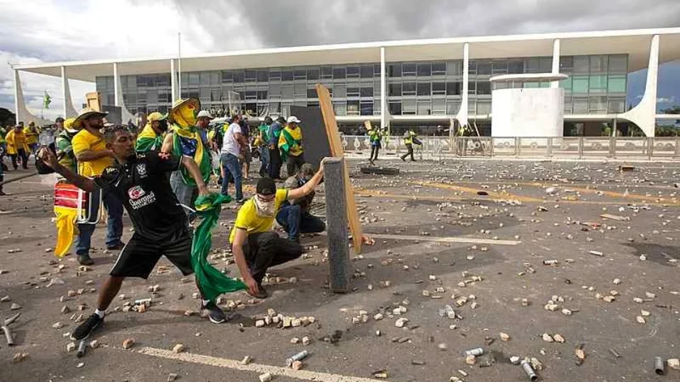 O mistério do relatório 6, que antecipava a invasão do 8/1 e foi ignorado pelas autoridades