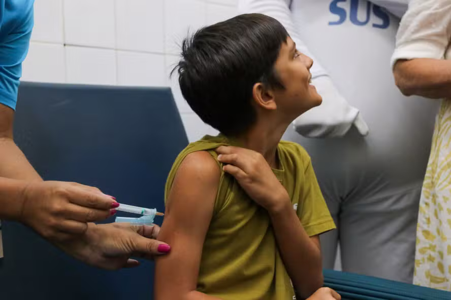 Governo anuncia acordo para produzir vacina contra dengue, 100% nacional e de dose única