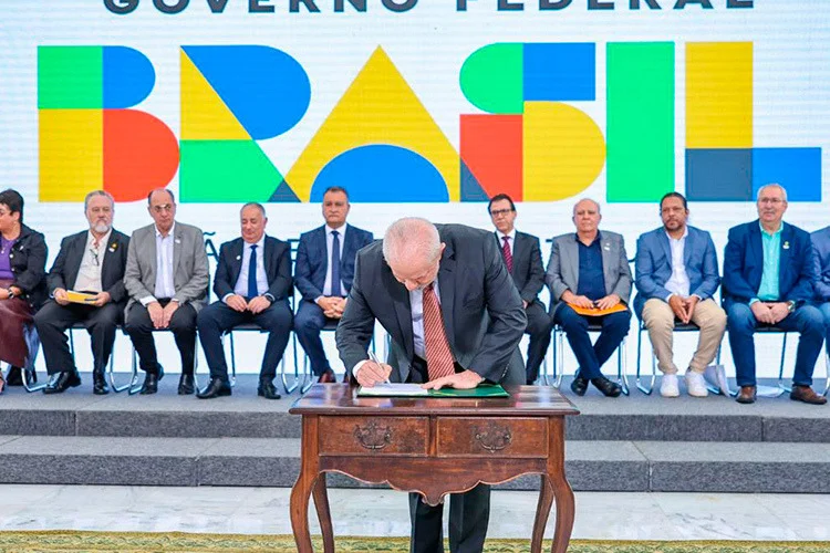 Crédito e democracia andam juntos, diz Patah da UGT