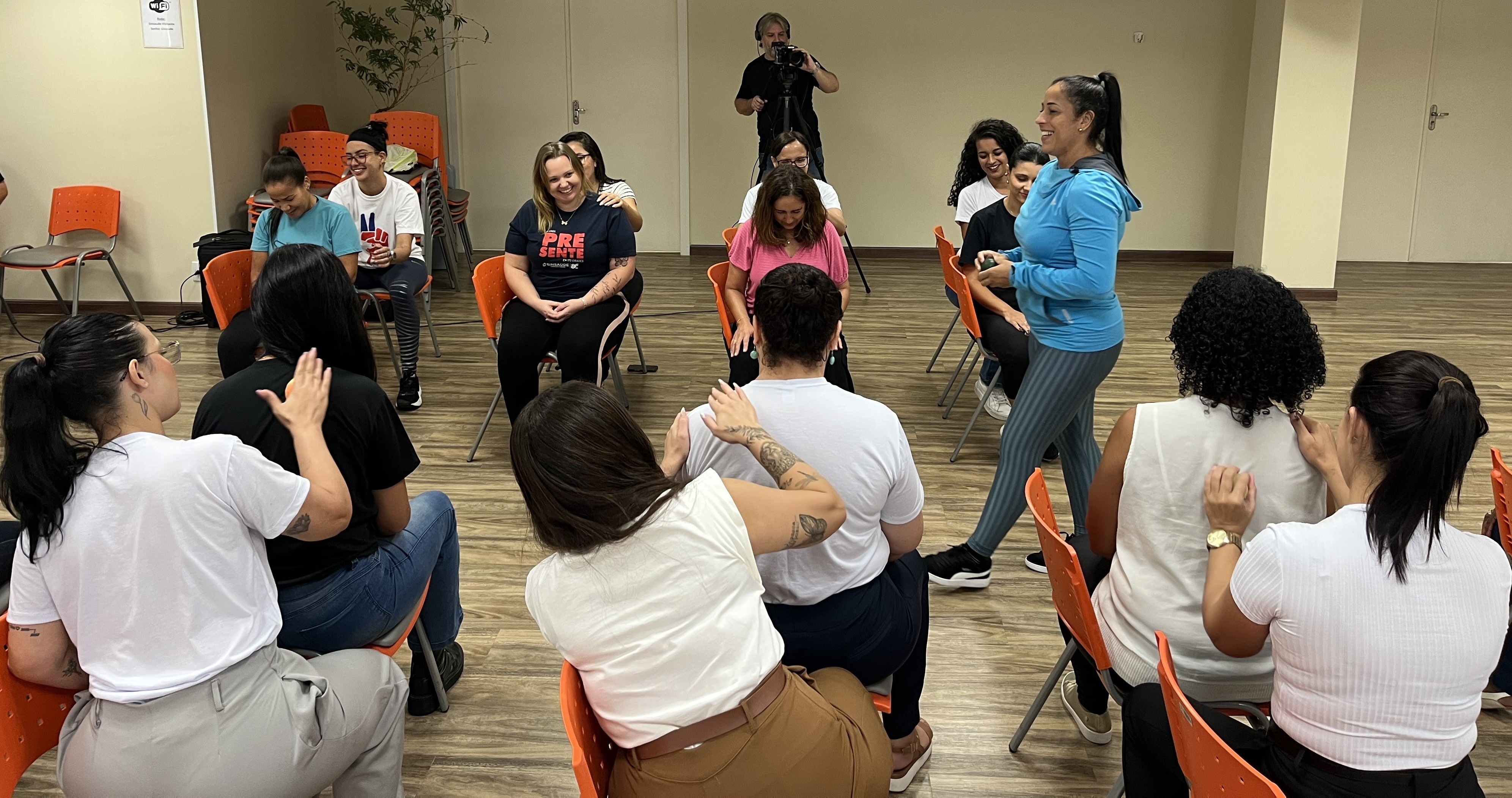 Mês da Mulher é comemorado com ginástica laboral no Sinsaúde