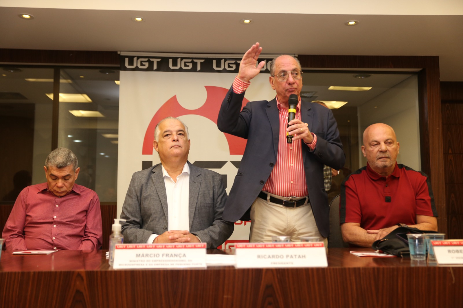 Empreendedorismo, meio ambiente e futuro do trabalho: Ministro Márcio França participa de encontro com sindicalistas na sede da UGT