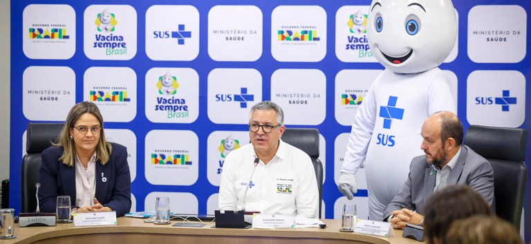 Governo Federal lança ação para vacinar quase 30 milhões de estudantes de escolas públicas