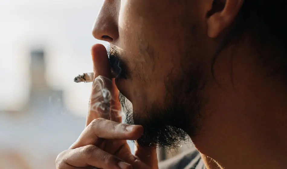 Álcool, cigarro e sedentarismo afetam saúde mais cedo do que se imaginava, diz estudo finlandês