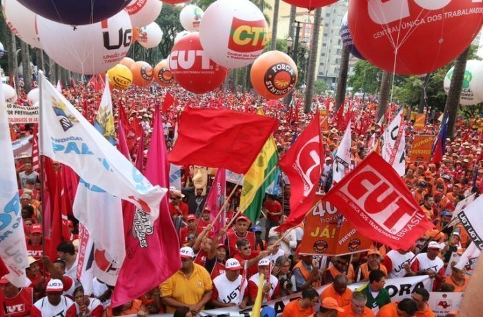 Lula e sindicalistas se reúnem nesta terça (29), em Brasília