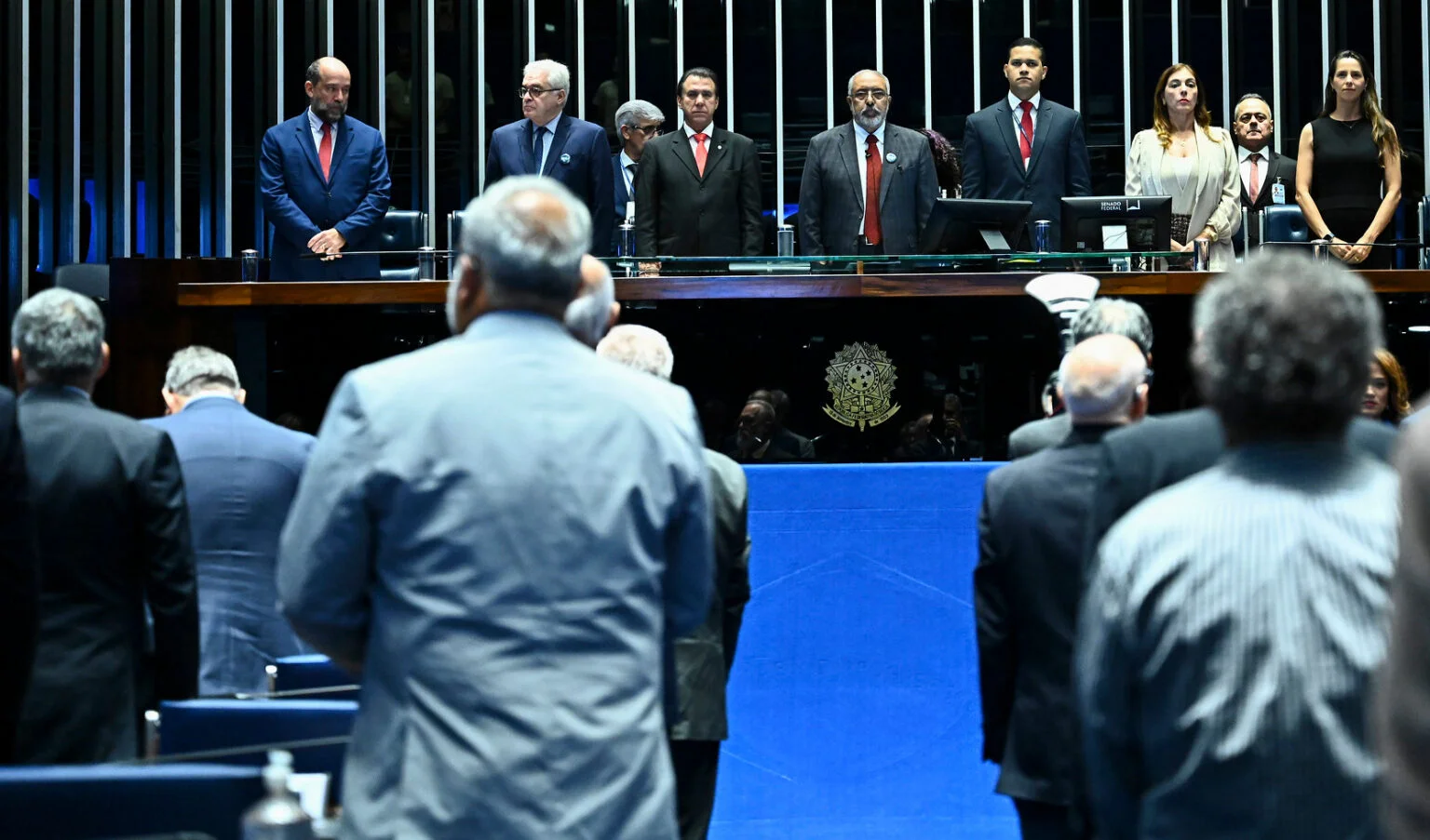 Senado debate jornada de 36 horas; assista à sessão
