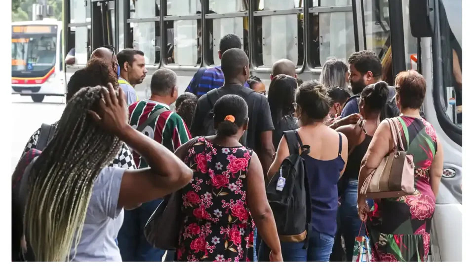 Taxa de desemprego entre mulheres foi maior que entre homens