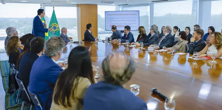  MEC determina direito, medicina e outros três cursos de saúde como exclusivamente presenciais