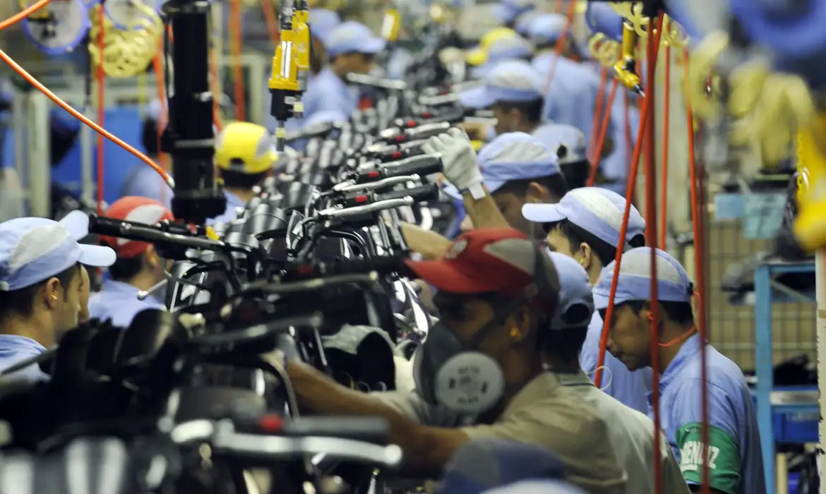 Brasil cresce e gera empregos, de acordo com diretor do Dieese