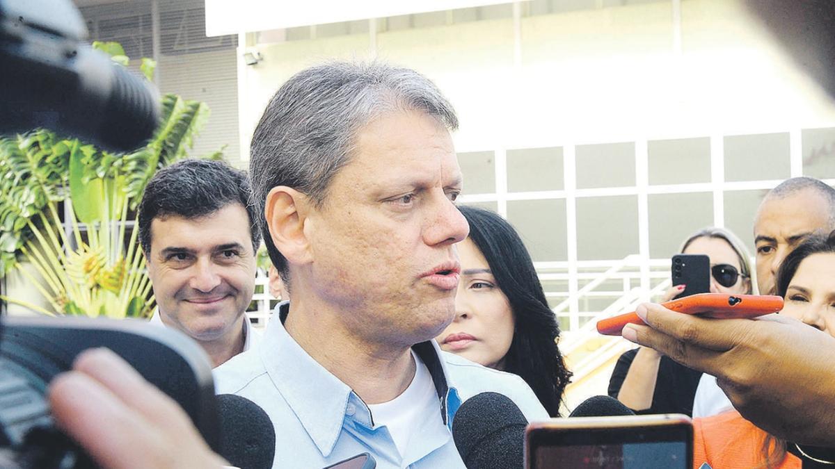 Governador afirma que obra do Hospital Metropolitano 'está decidida'
