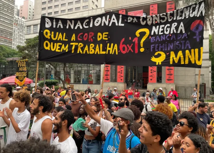 'Redução da jornada de trabalho é luta de classes', diz pesquisadora da Unicamp Marilane Teixeira