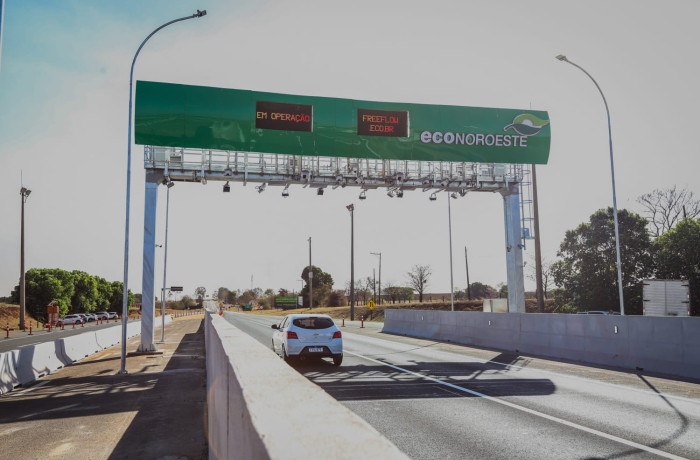 Pedágios automáticos de Tarcísio avançam em SP prejudicando a população