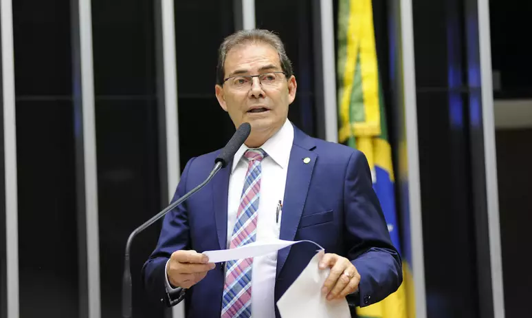 Congresso deixa de lado pautas urgentes para debater anistia. Paulinho da Força é relator