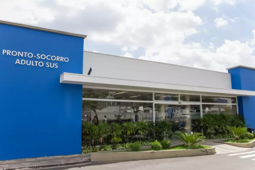 Técnica de enfermagem do Hospital da PUC leva soco após confusão; Sinsaúde pede providências