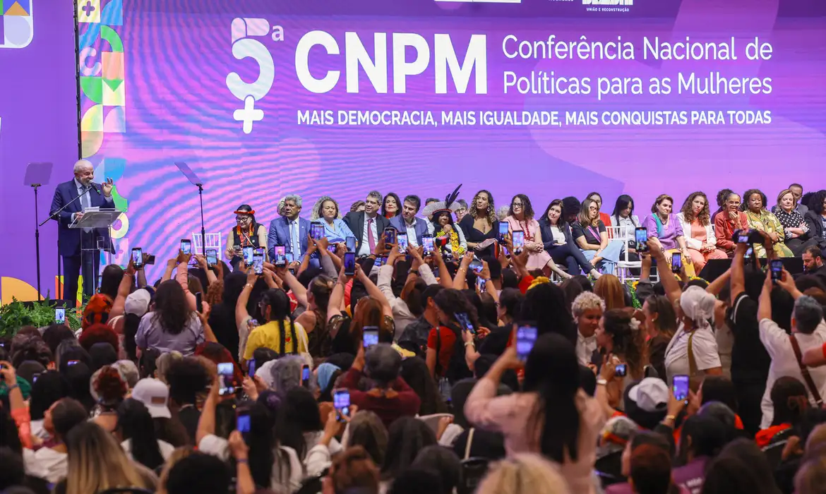 Mulheres tem suas pautas defendidas e aprovadas na 5ª Conferência Nacional de Políticas em Brasília