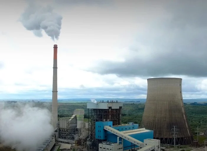  Brasil ainda subsidia eletricidade a carvão enquanto busca liderança climática na COP30