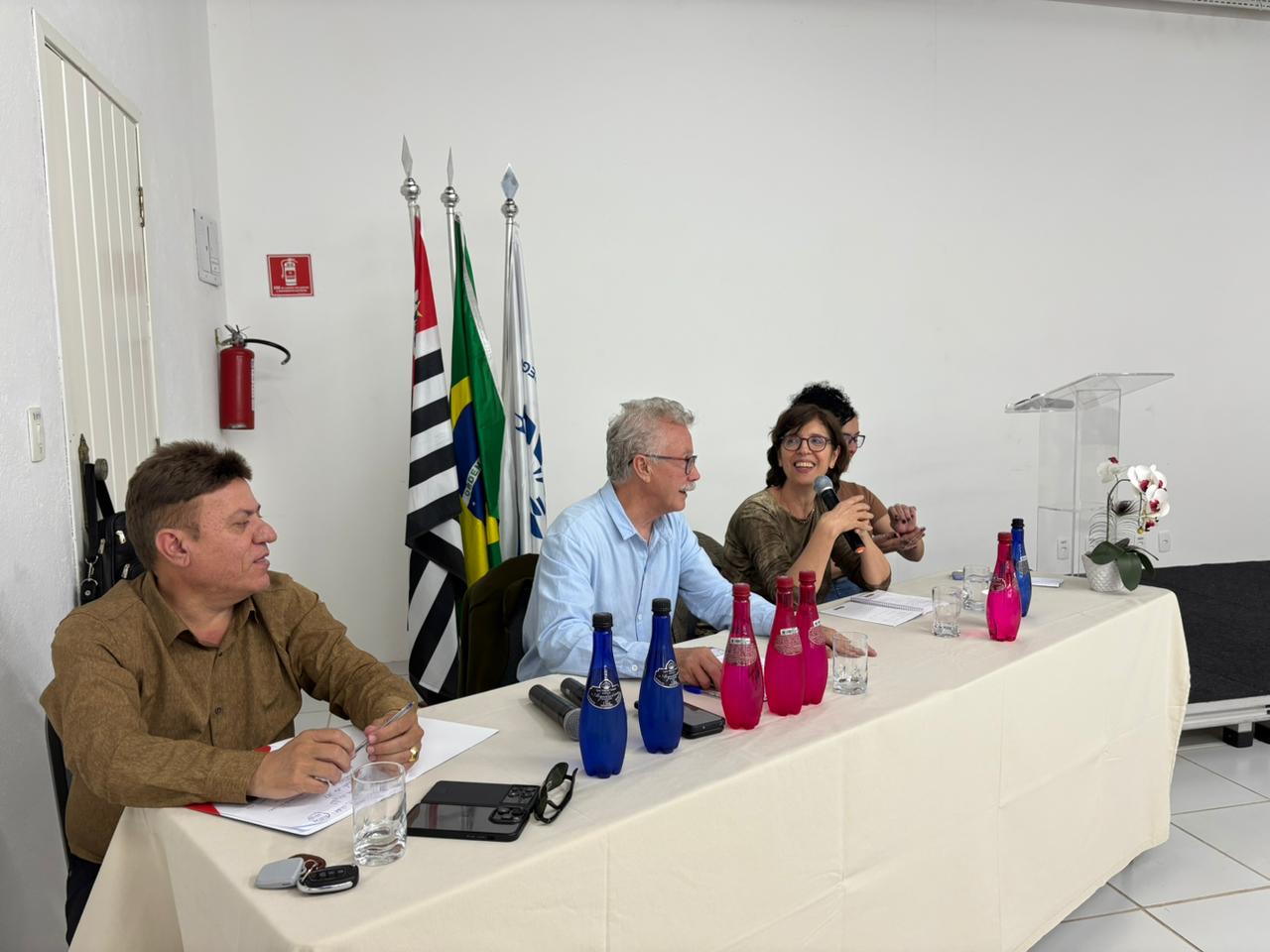 Debate sobre conjuntura econômica abre planejamento do Sinsaúde em Nazaré Paulista