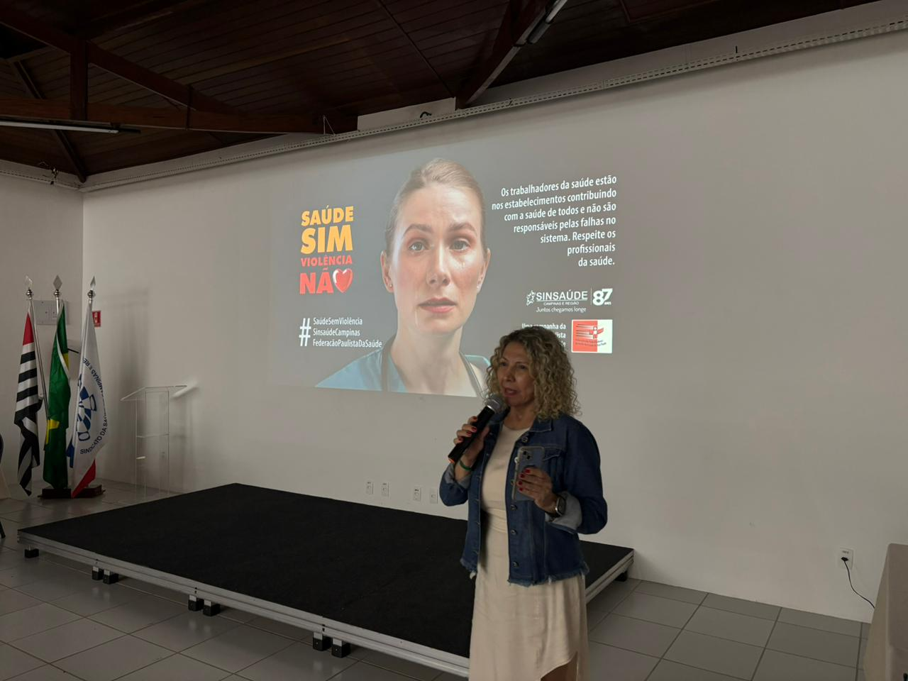 Campanha contra violência a trabalhadores da saúde é apresentada a diretores do Sinsaúde