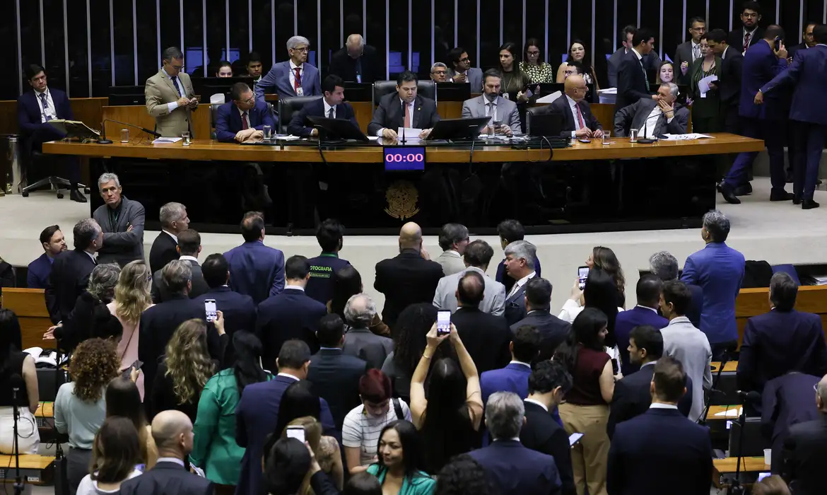 Congresso rejeita 56 vetos ao PL do licenciamento ambiental