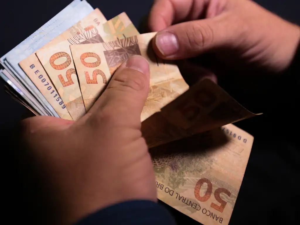 Salário mínimo cresce o dobro do INPC