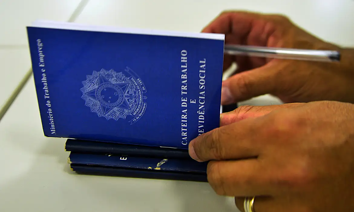 Brasil cria 1,279 milhão de postos de trabalho em 2025, aponta Caged