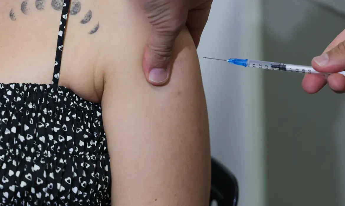 SP começa projeto-piloto de vacinação contra chikungunya em Mirassol