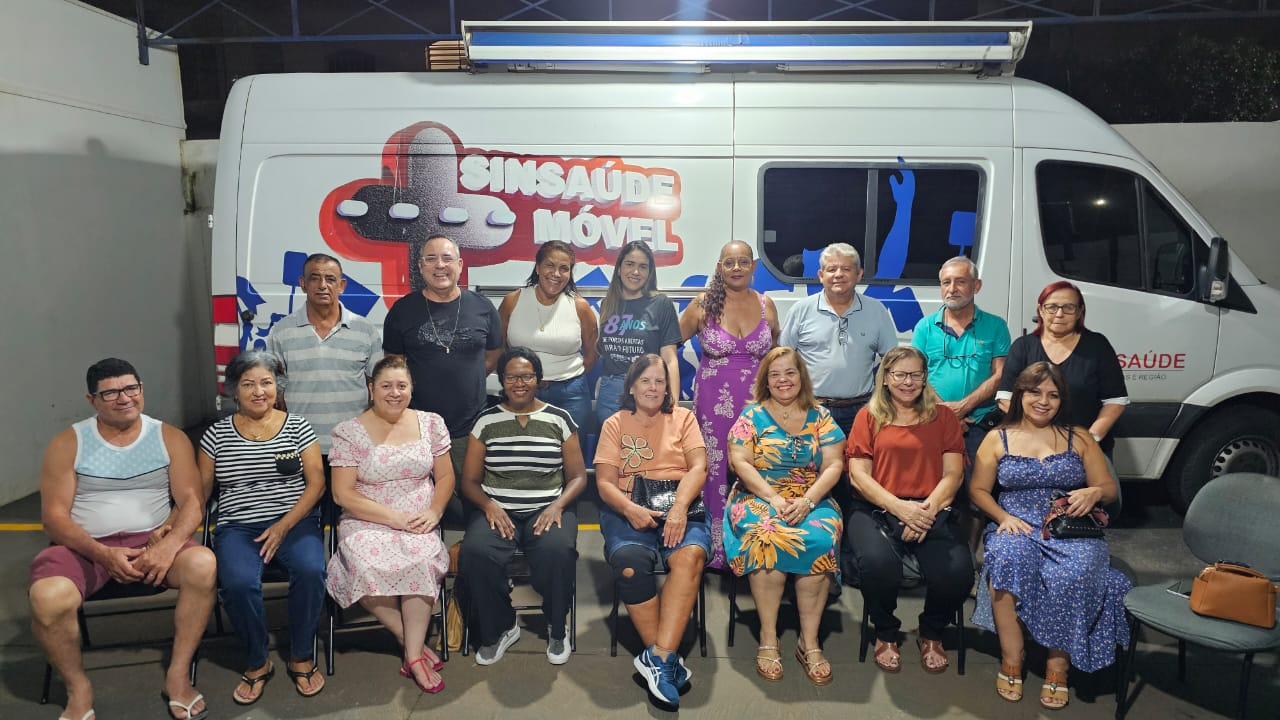 Aposentados de Marília participam de encontro na subsede