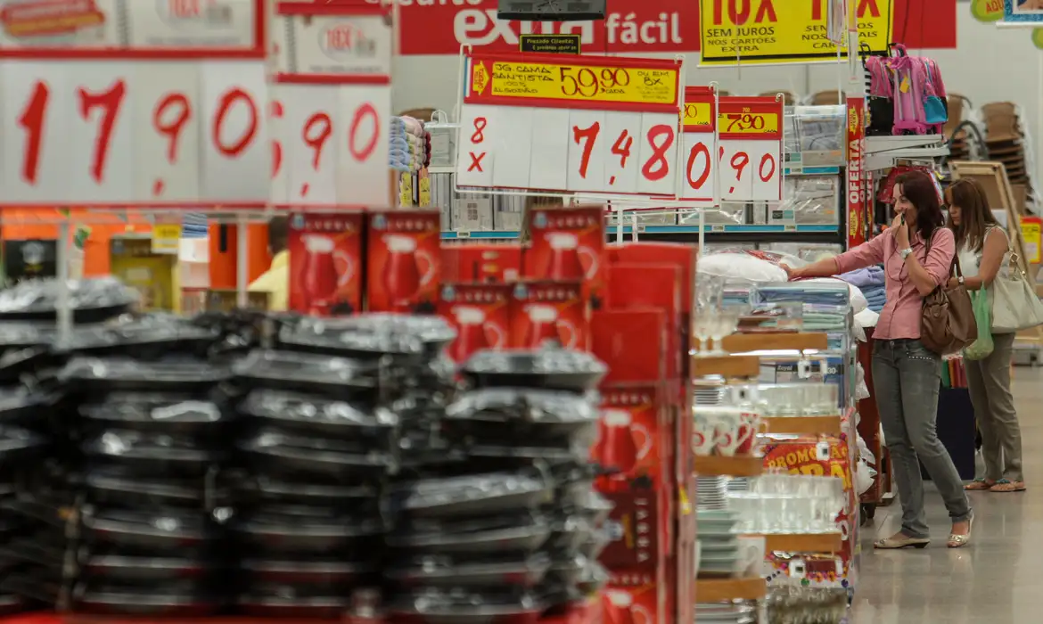 Custo de vida médio em São Paulo é de R$ 4.270 por mês, mostra Serasa