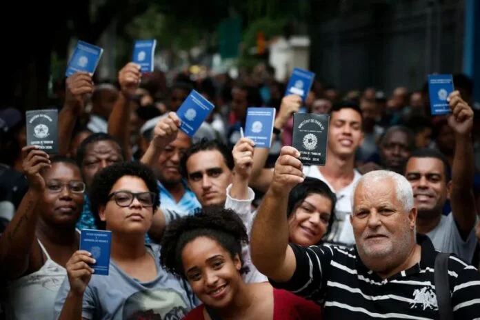 Janeiro registra 4.319 empregos por dia