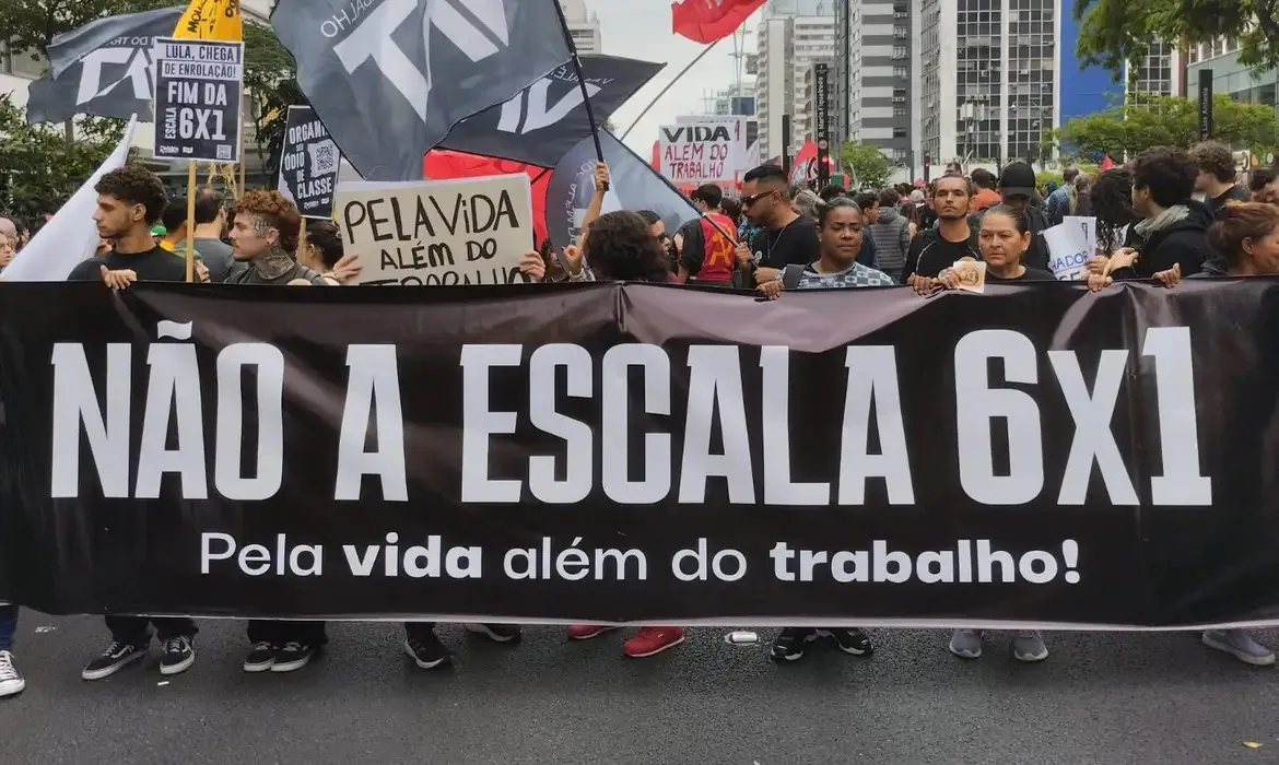 71% é a favor do fim da escala 6x1 segundo pesquisa Datafolha