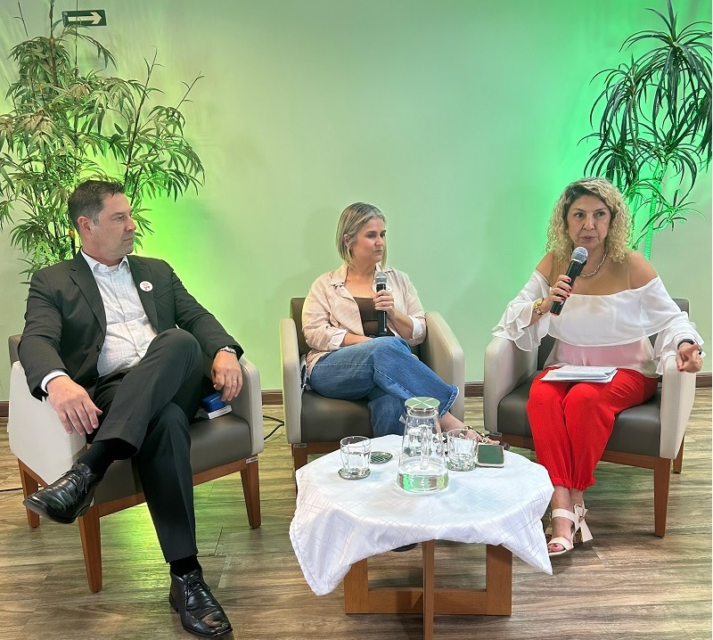 Feminicídio e violência doméstica são temas de debate no Sinsaúde