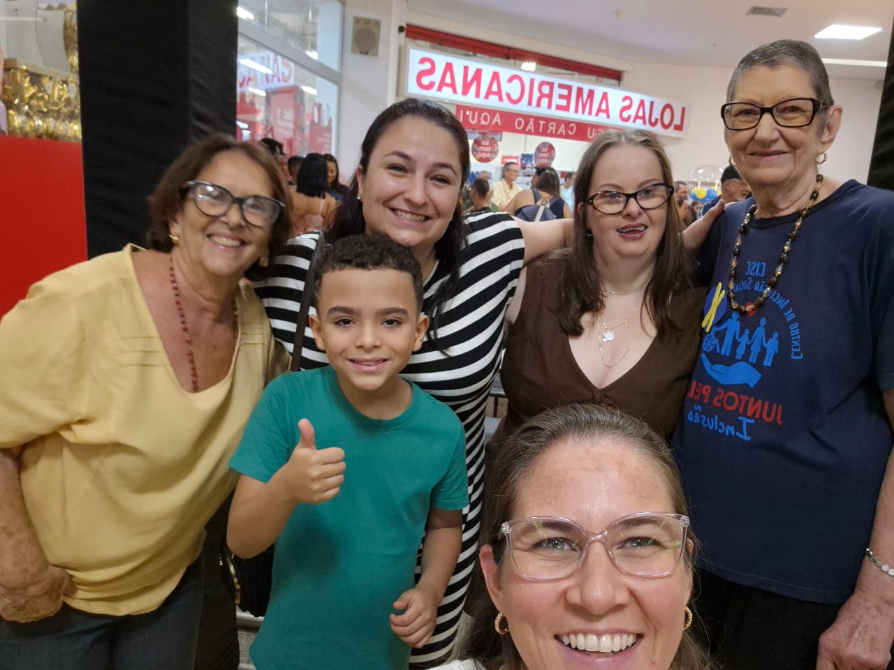 Filha de associada participa do desfile do Centro de Inclusão Social e Convivência (CISC)