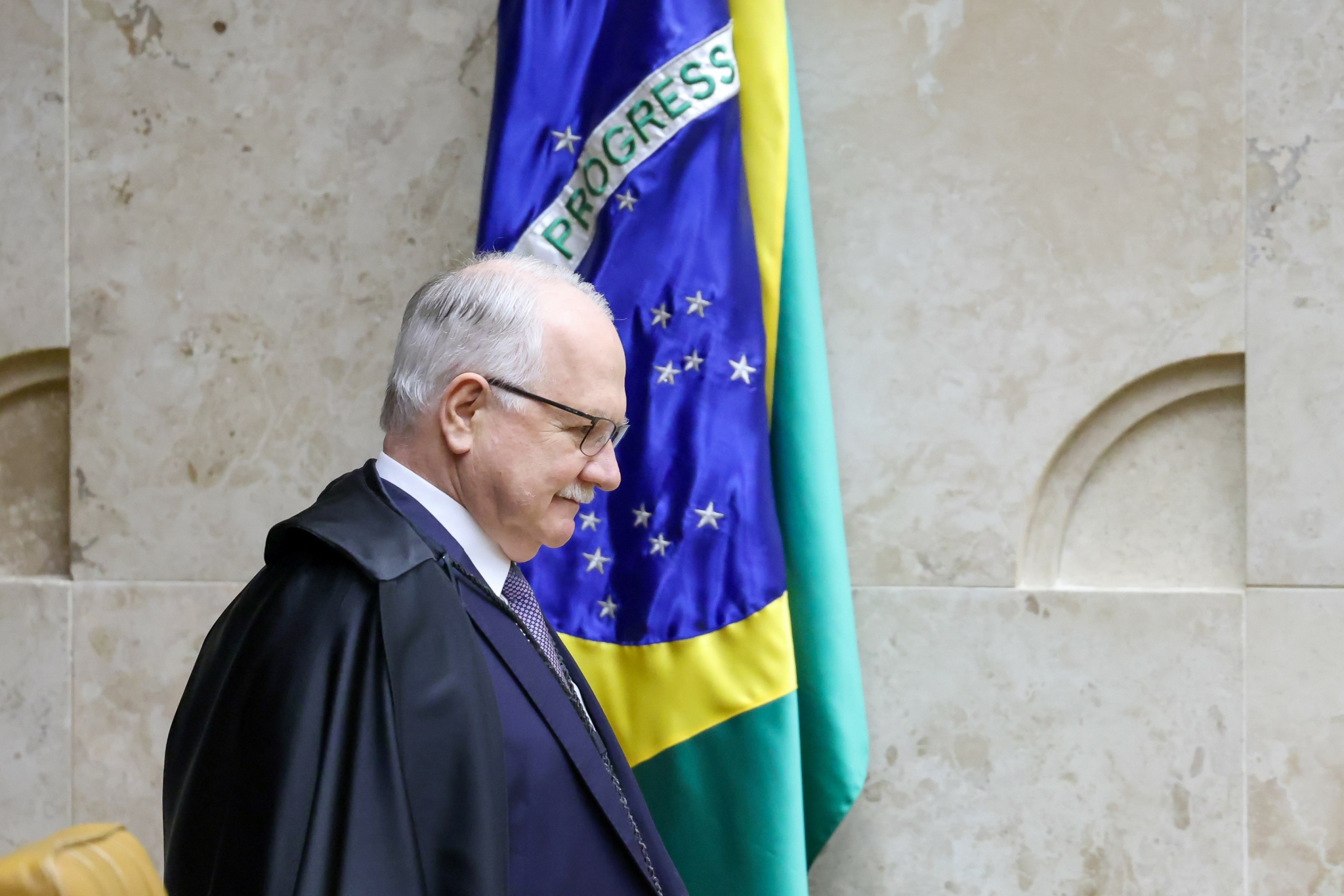  Fachin pede destaque e caso sobre gratuidade na Justiça do Trabalho irá ao plenário físico