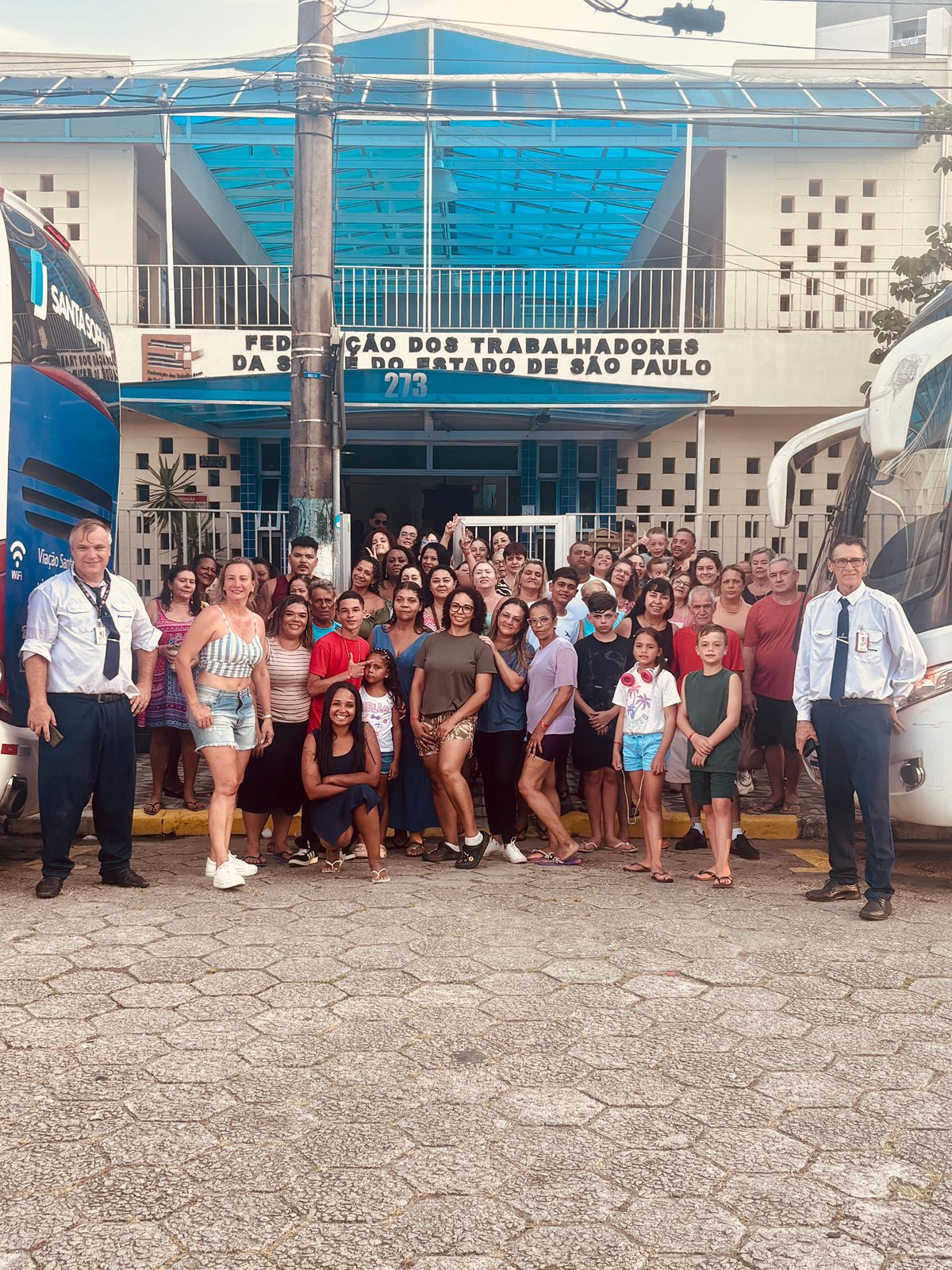 Excursão do Sinsaúde em Araras leva 90 associados à colônia de férias em Praia Grande