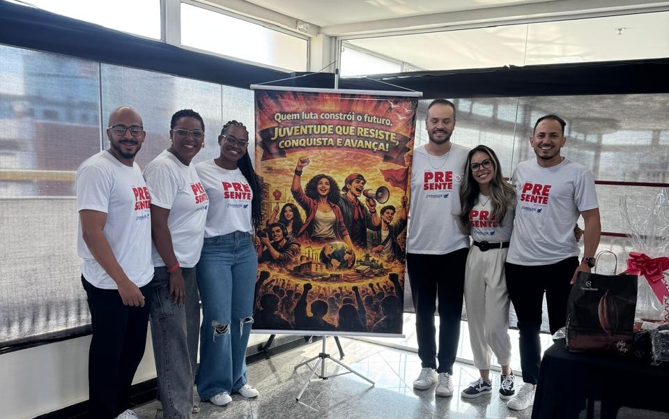 Sindicalistas participam de atividades de formação sindical sobre juventude em Praia Grande