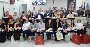 Câmara e SinSaúde realizam entrega do Diploma Anna Nery