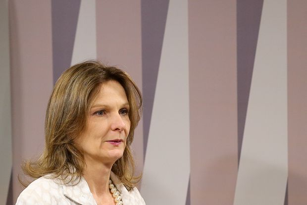 Para cumprir teto em 2018, investimento público cairá