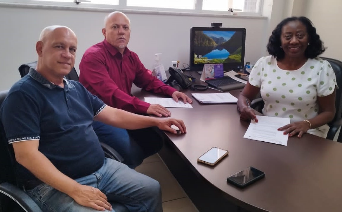 Sinsaúde assina CCT com SindHosp e garante reajuste salarial de 3,74%